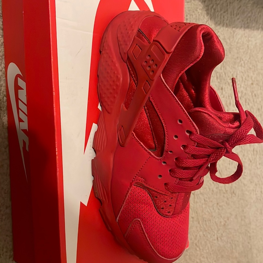 Nike Huarache Grade School Size 5